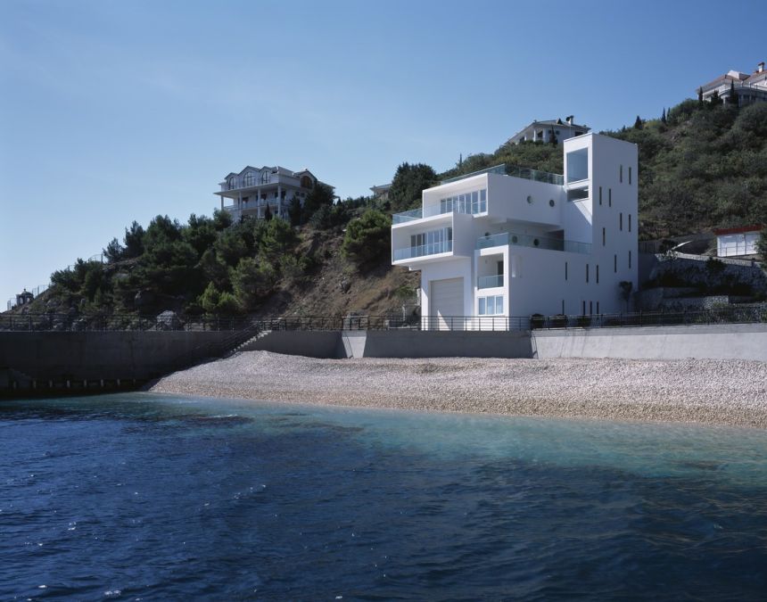 The Foros Yacht House